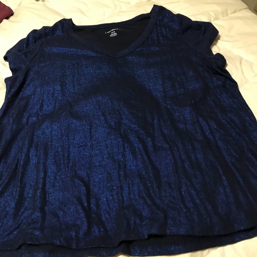 Shiny blue T-shirt. 🌺 2 for $10🌺